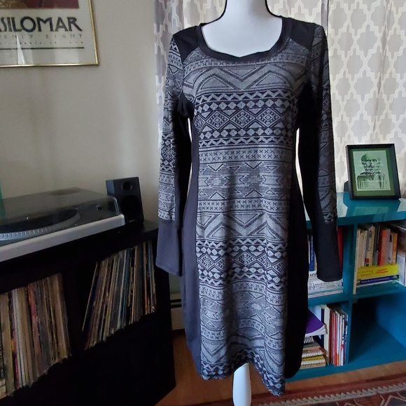 Balance Collection Dress - Picture 2 of 10